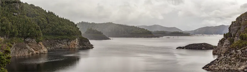 Tasmania: Strathgordon Lake